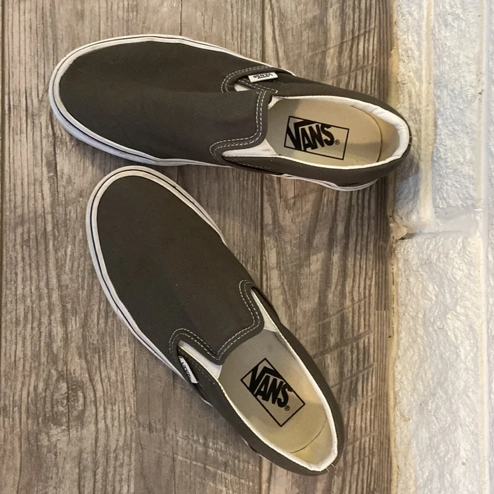 Vans - Picture 3 of 4